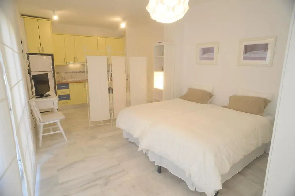 Apartment Apartamento Blanco Calle Pureza Hotel Seville Spain